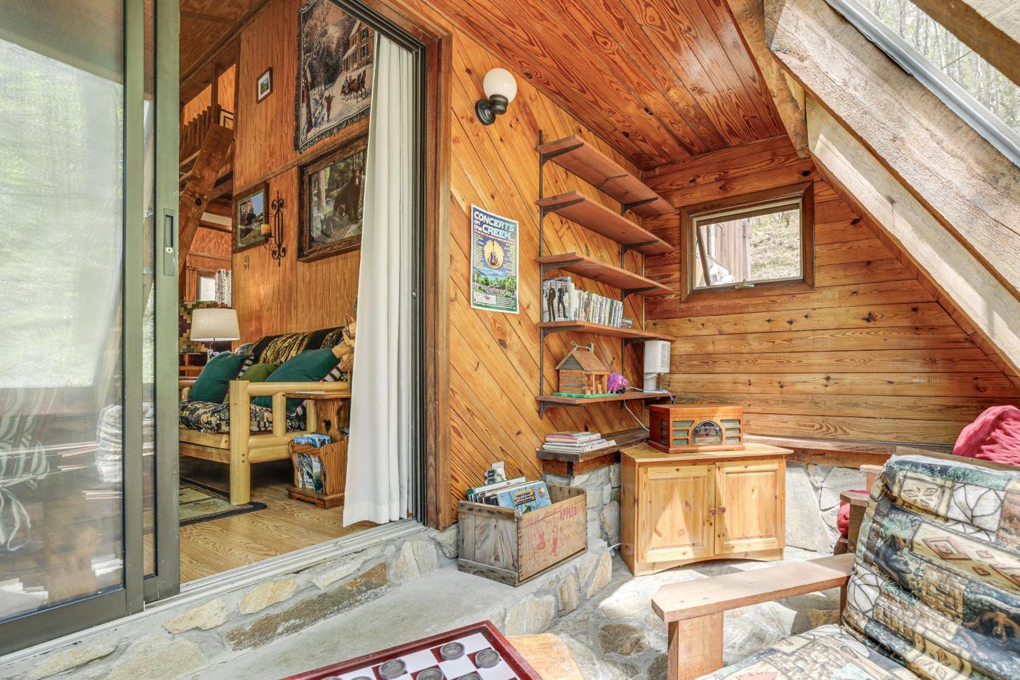 Creekside Whittier Cabin With Fire Pit Near Hiking! エクステリア 写真